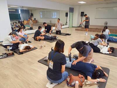 LINE_ALBUM_20260613上午適應體育課程_260615_1