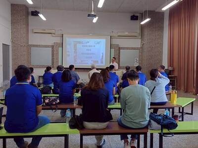 15［選修進階］-友善機構及企業參訪