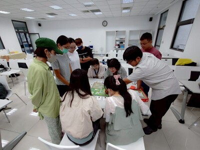 LINE_ALBUM_1140730_251013_7